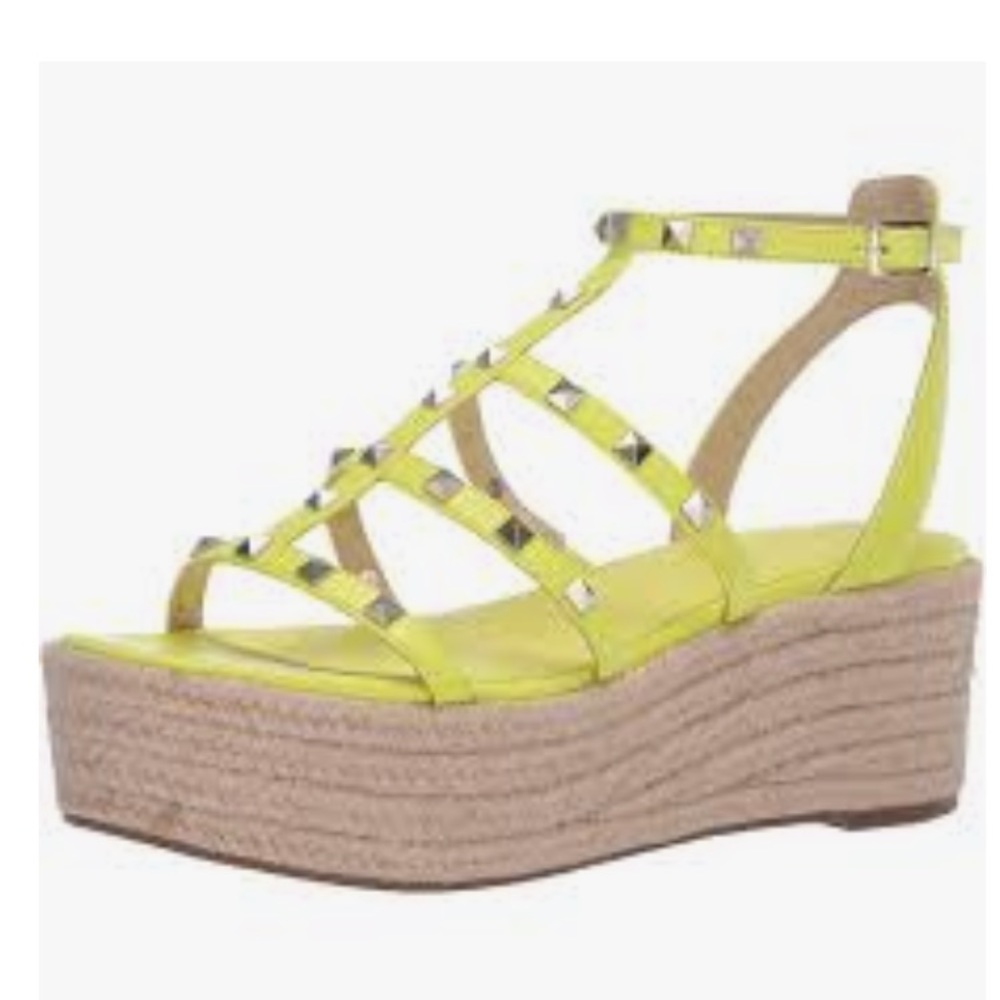 💗 Marc Fisher Yellow Platform Sandals With Studs New